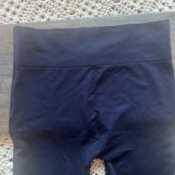 ORANGE FASHION VILLAGE 3” Band Bamboo Capri Leggings Navy OS Like New - Picture 7 of 9